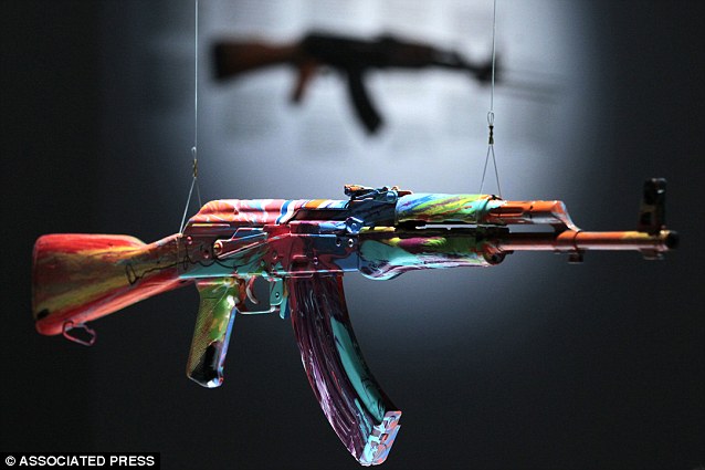 638x425 He's A Thieving Magpie' Unknown Artist Claims Damien Hirst Copied - Painting Ak 47