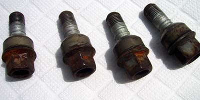 400x201 Rainy Day Magazine Rainydaygarage - Painting Bolts