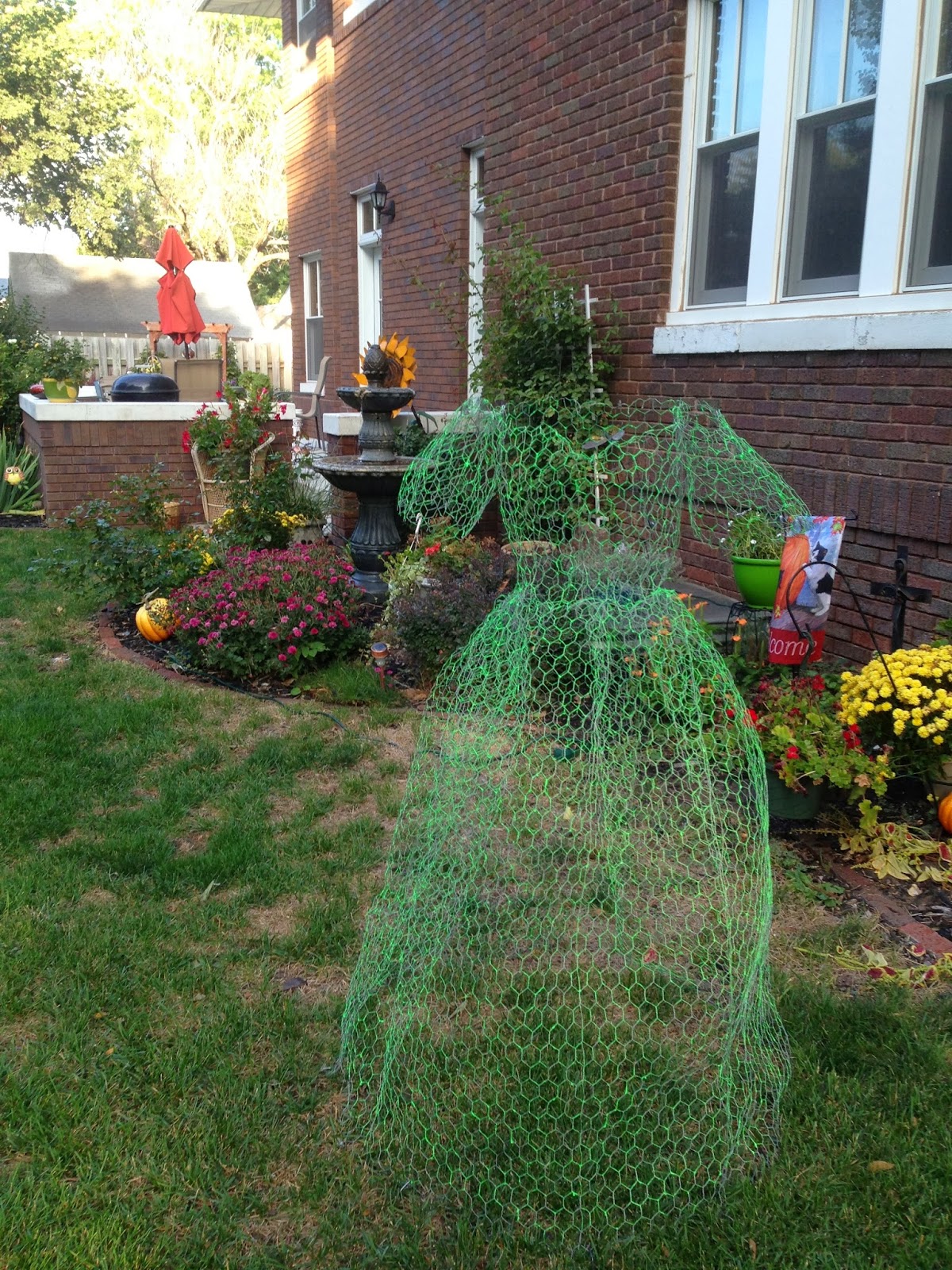 1200x1600 Musings By Michelle How To Make The Ghost Dress - Painting Chicken Wire