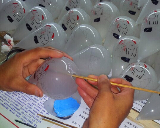 538x432 Painted Glass Christmas Ball Ornaments Shenzhen Jinyi - Painting Christmas Balls