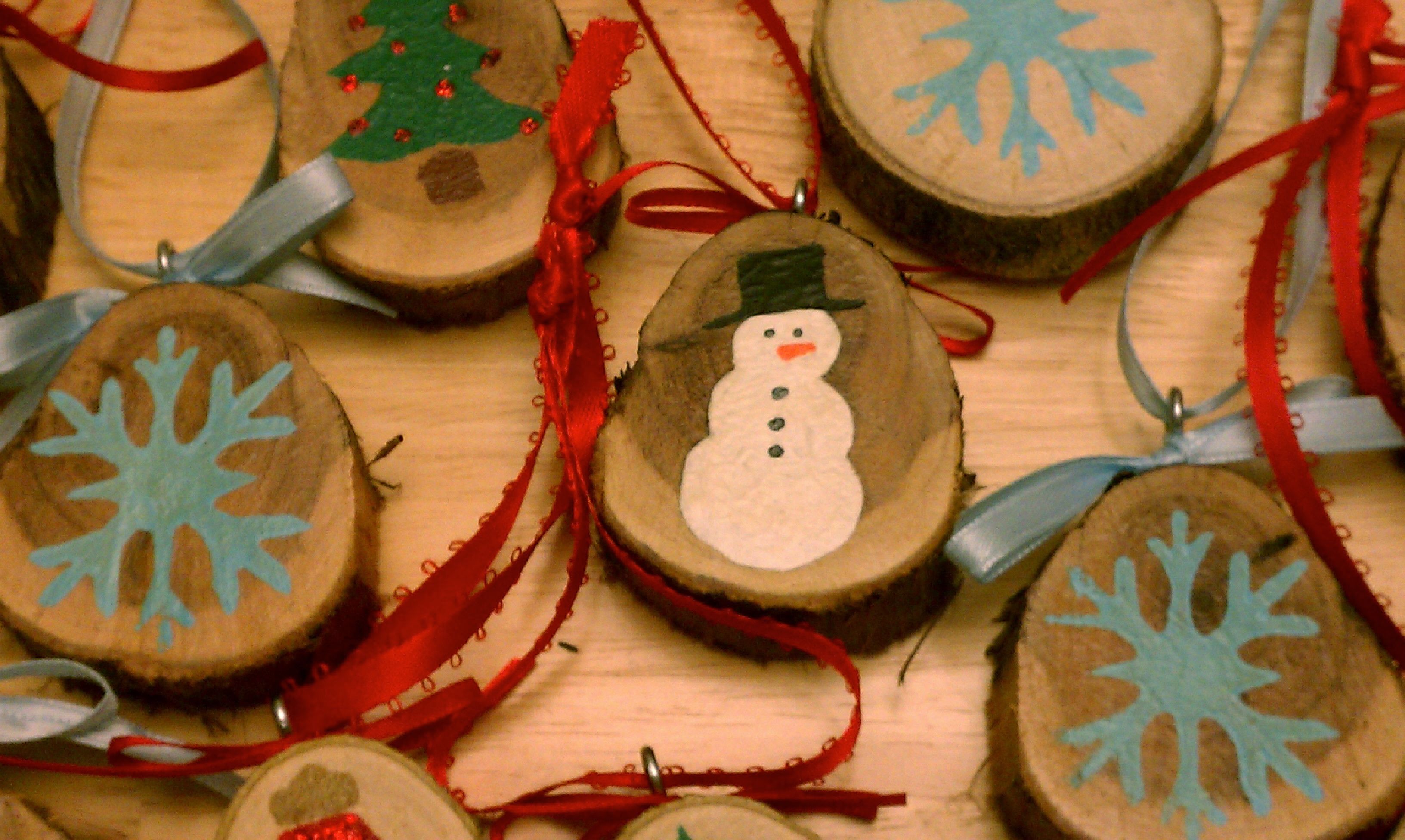 3264x1952 Make Your Own Wooden Christmas Ornaments! Laura Makes - Painting Christmas Ornaments