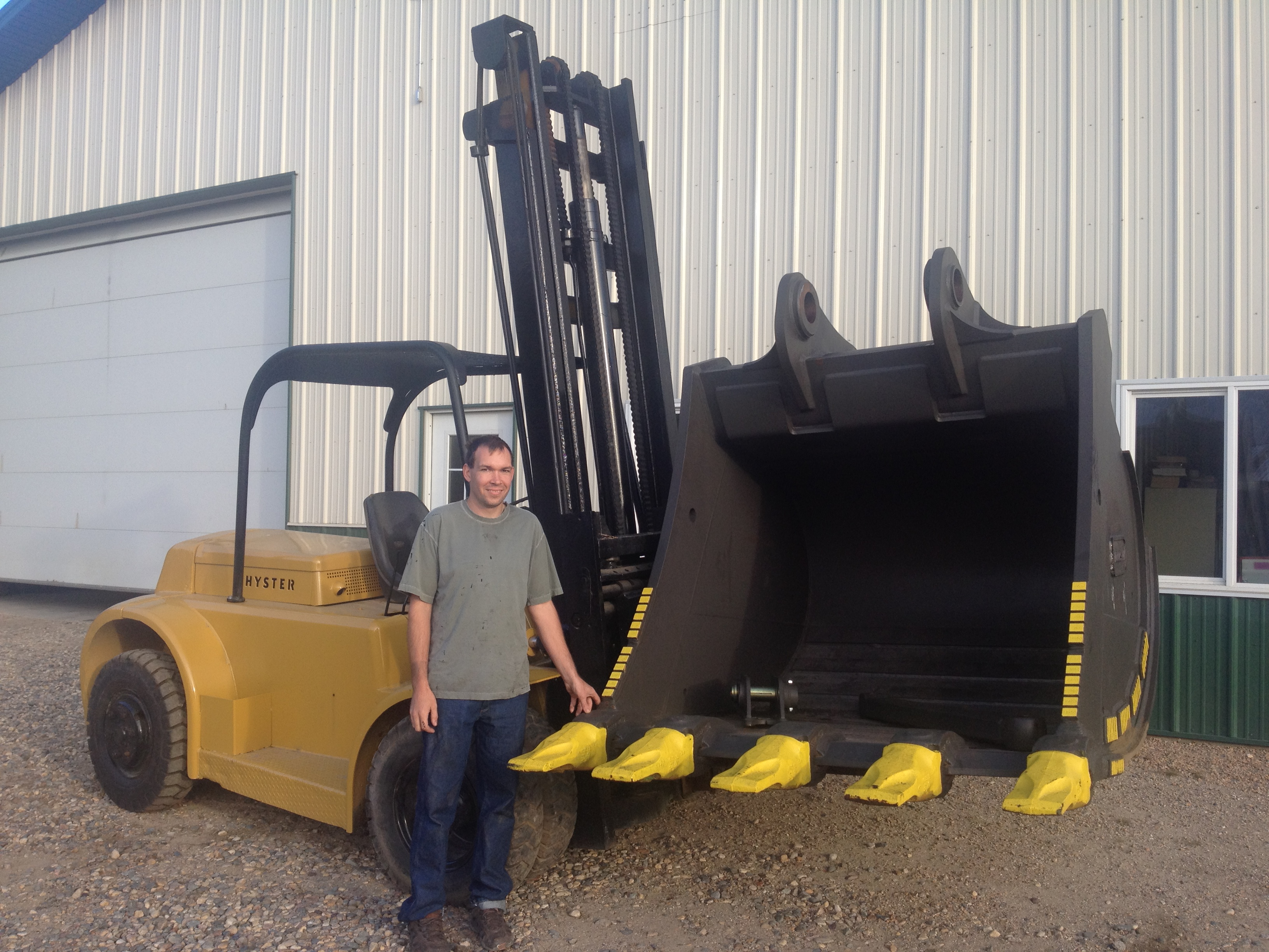 3264x2448 Sandblasting Amp Painting For Trucks Amp Trailers Nygaard Industrial Pai - Painting Construction Equipment