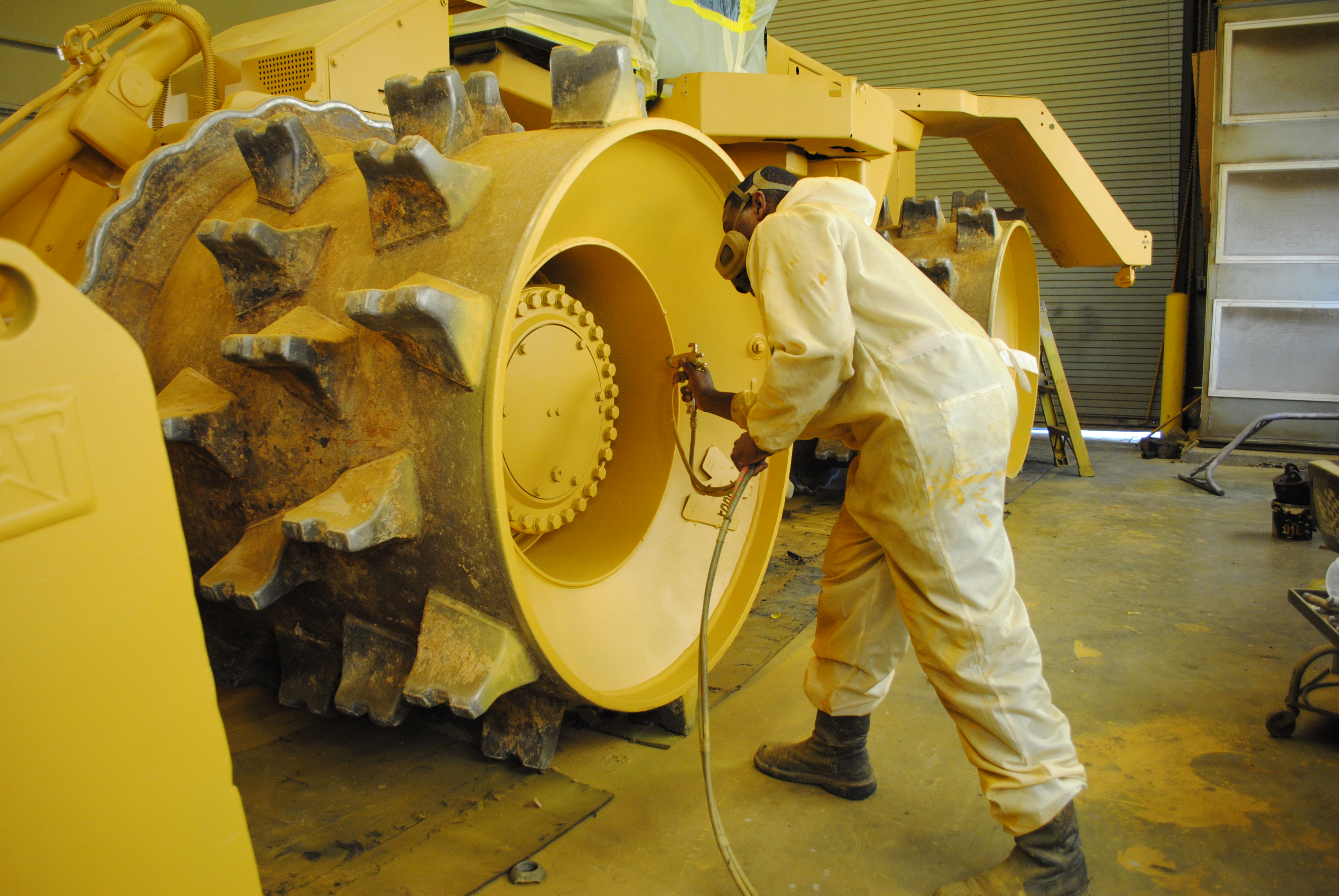 3872x2592 Heavy Construction Equipment Painting - Painting Construction Equipment