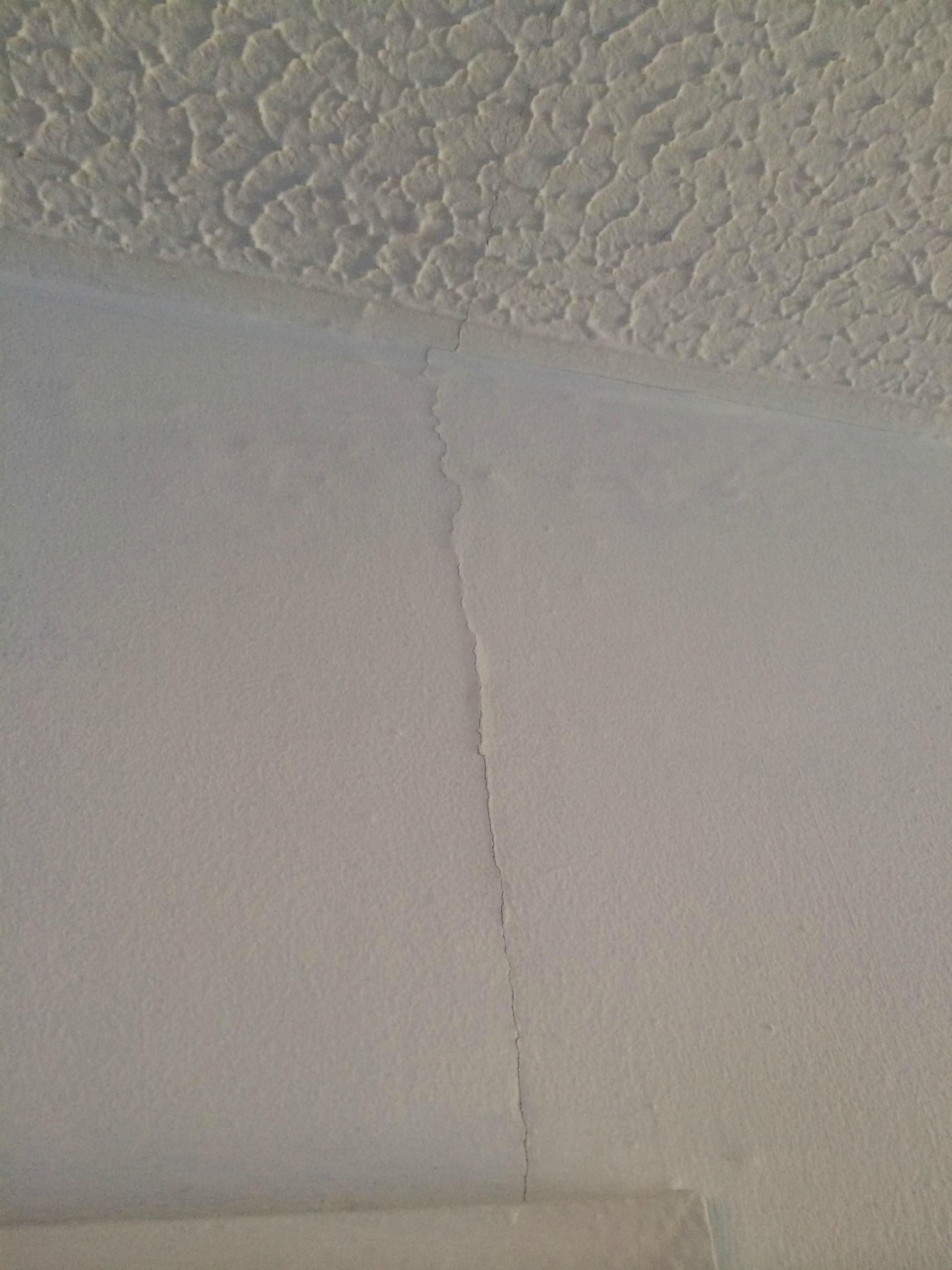 2203x2937 Cracking Plaster - Painting Cracking On Walls