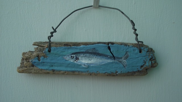 640x360 Hand Painted Fish On Driftwood - Painting Driftwood Art