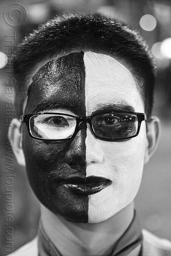 334x500 Black And White Face Painting - Painting Eyeglasses