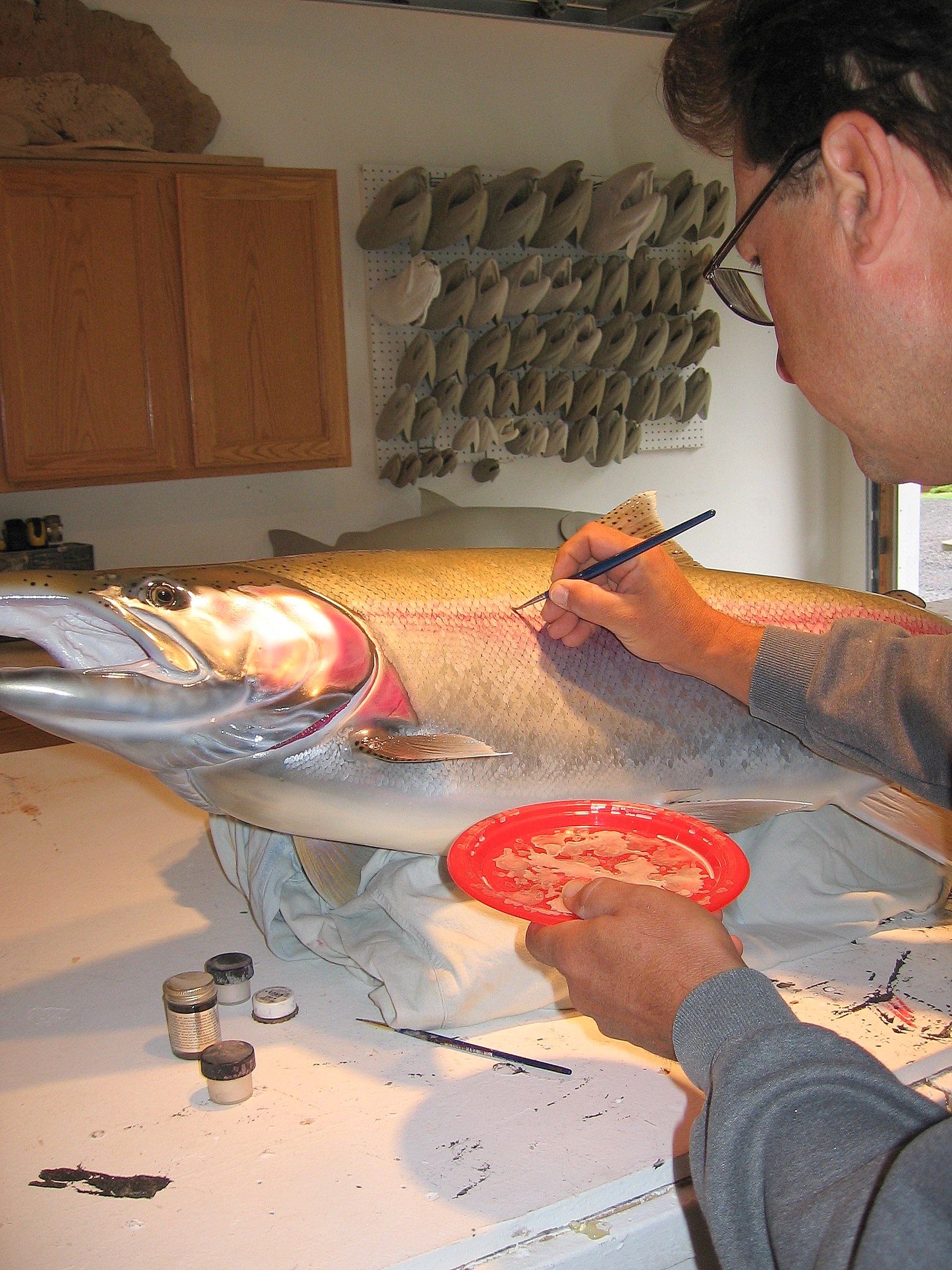 1704x2272 Press Kit Fish Artist Luke Filmer - Painting Fish Scales