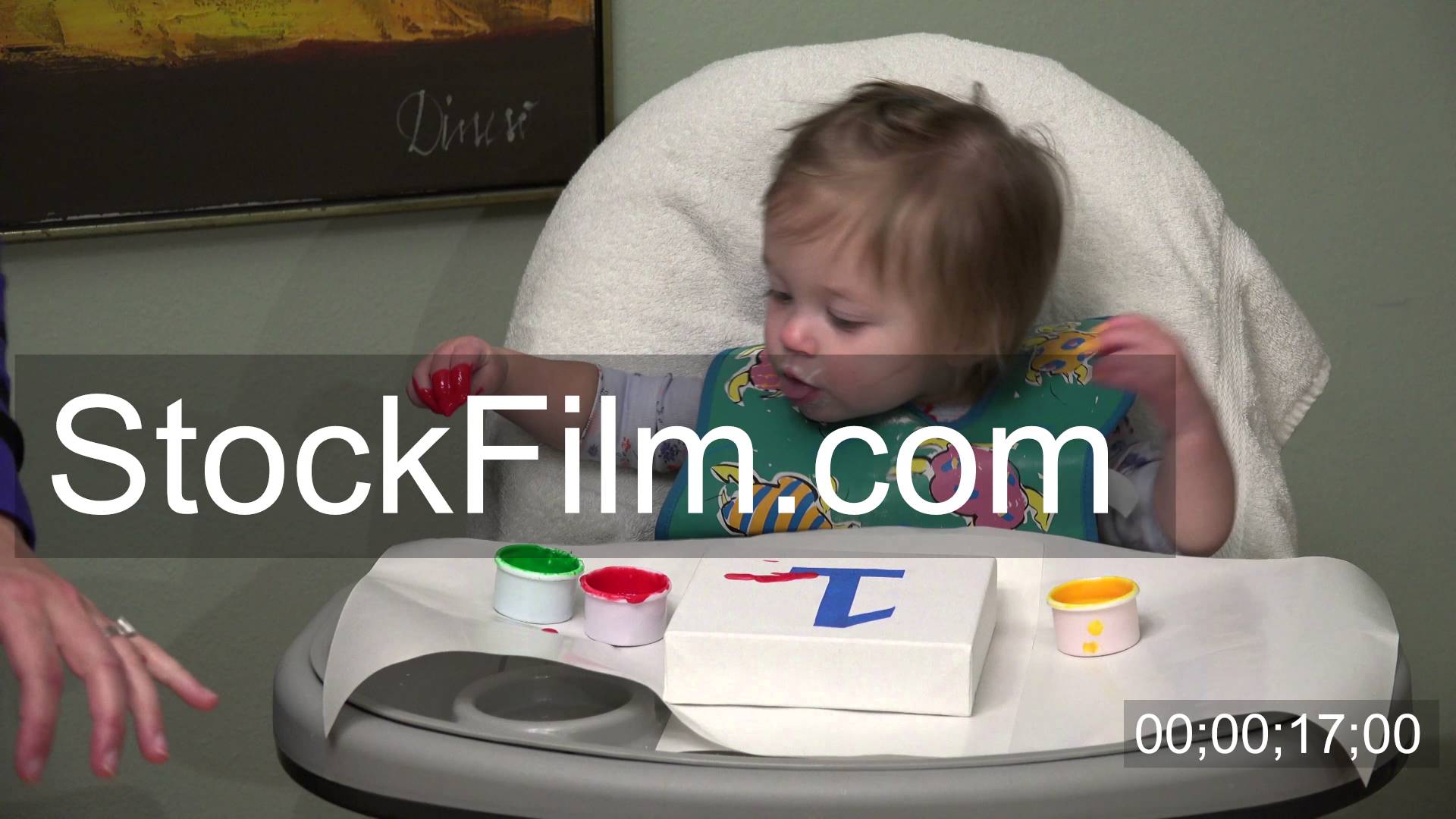 1920x1080 Mom Teaches Baby How To Do Finger Painting For 1 Year Old Birthday - Painting For 1 Year Old