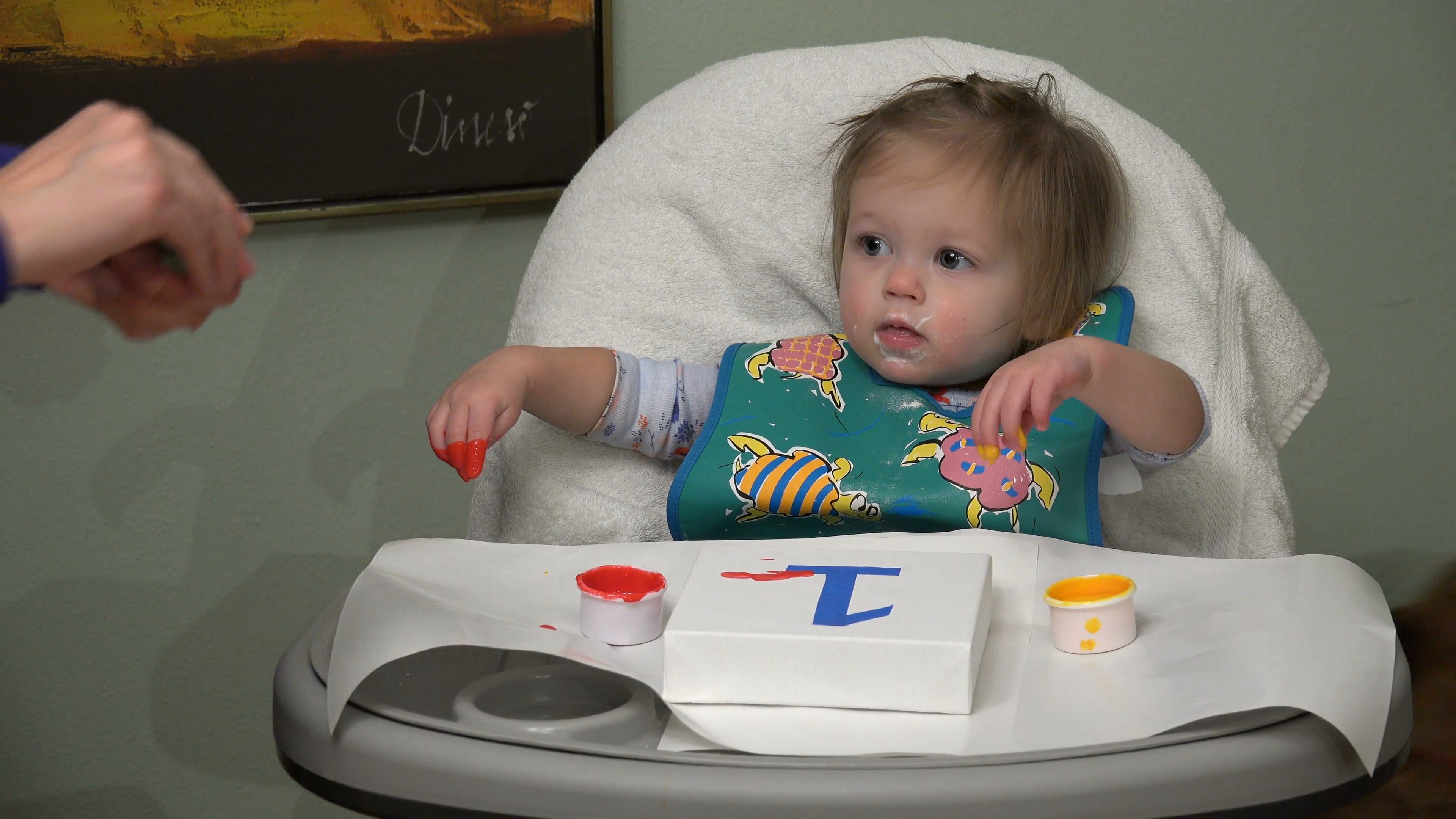 3840x2160 Mom Teaches Baby How To Do Finger Painting For 1 Year Old Birthday - Painting For 1 Year Old