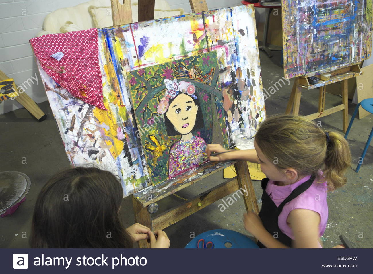 1300x956 Two Young Pre Teens Girls Children Painting A Picture Model - Painting For Teens
