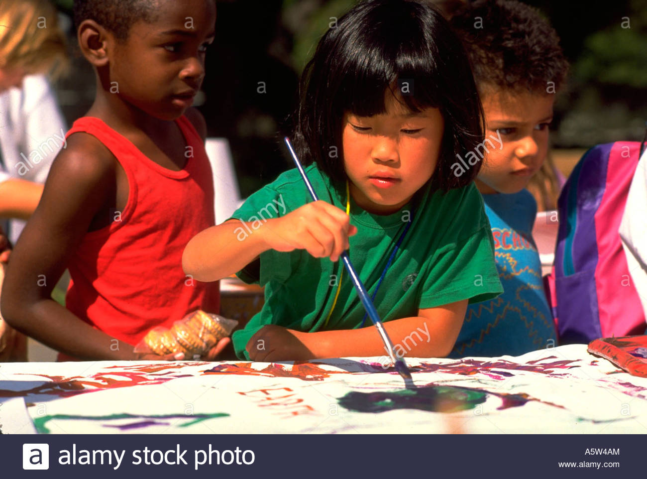 1300x962 Painet Hl0855 Children Kids Painting Asian American Boys Girls - Painting Games For Girls