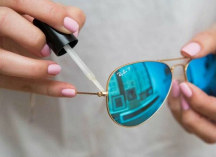 750x545 17 Uses For Nail Polish Besides Painting Your Nails - Painting Glasses With Nail Polish