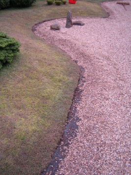267x356 Bottom Surface Maintenance In The Tsubo En Zen Garden - Painting Gravel