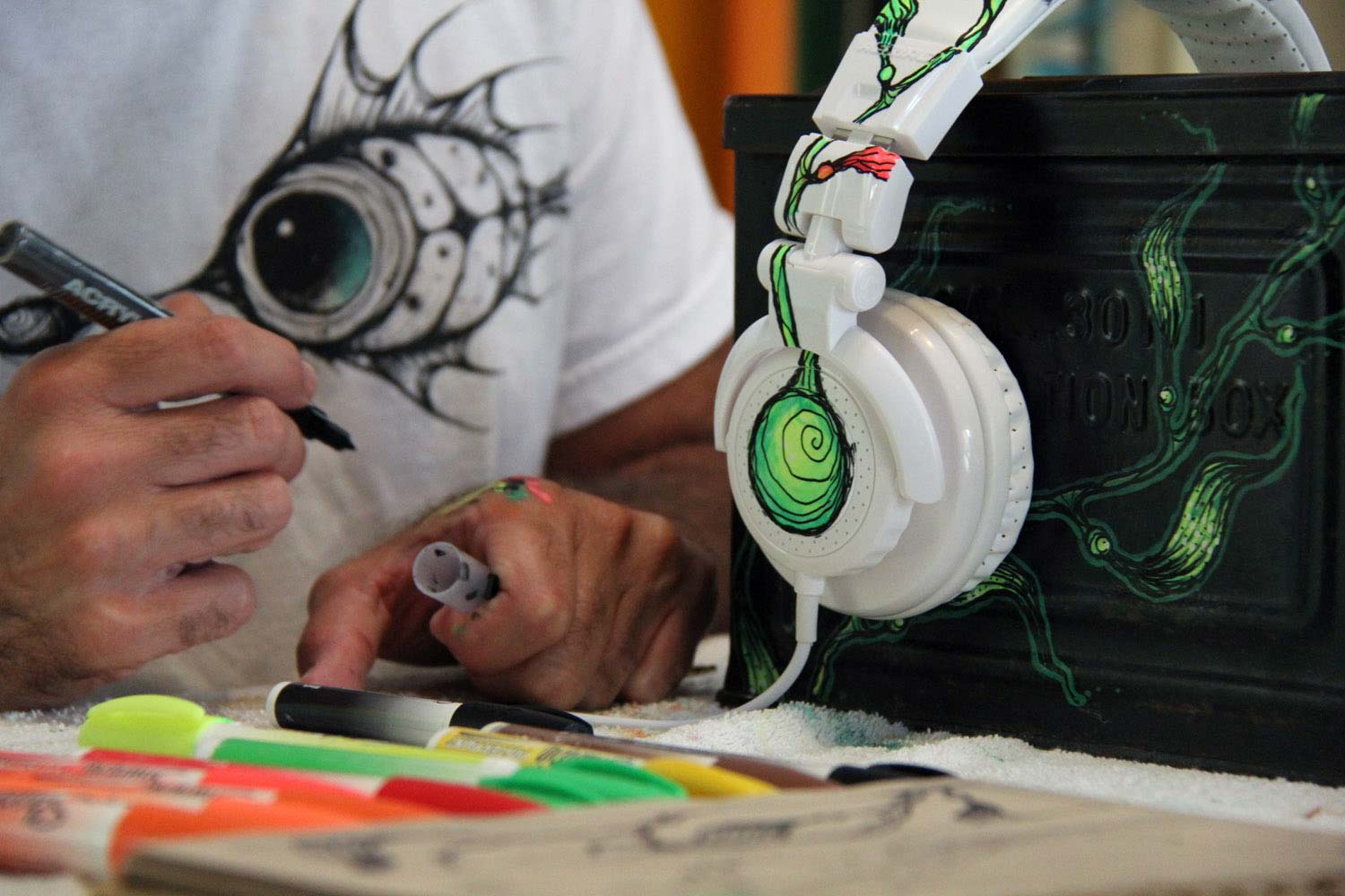 1500x1000 Tank Diy Headphones With Marker Pens 3.5 Mm Jack Plug - Painting Headphones