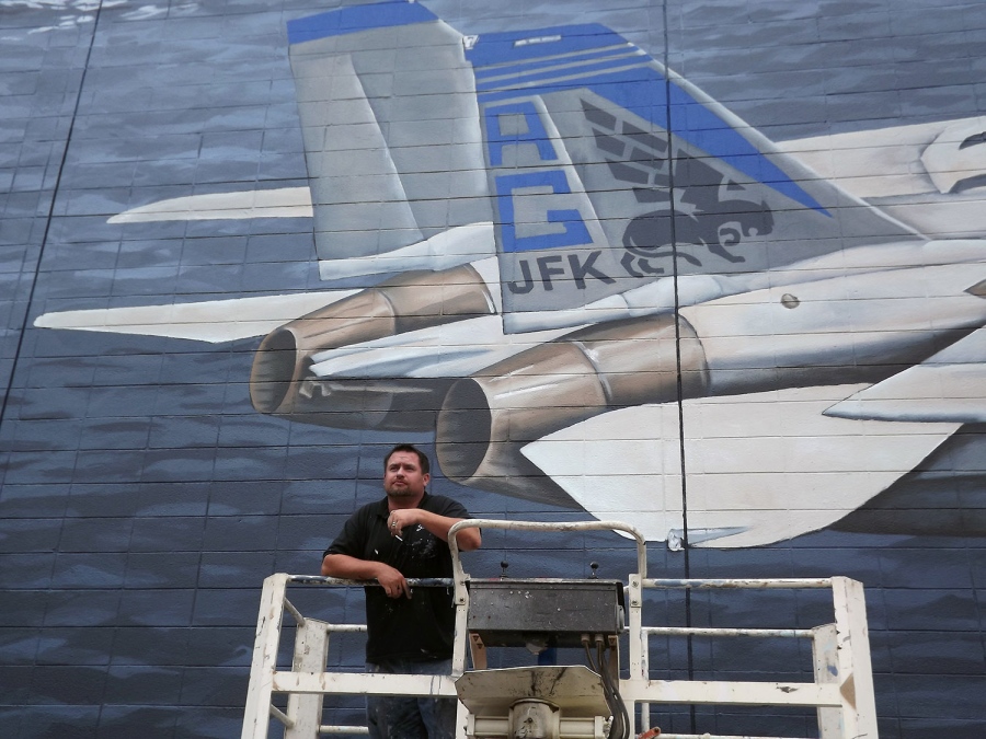 900x675 Artist Painting Over Virginia Beach Mural Is A Slap - Painting In Virginia Beach