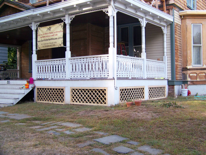 708x532 Welcome To Craig Amp Yvonne's Victorian Home - Painting Lattice