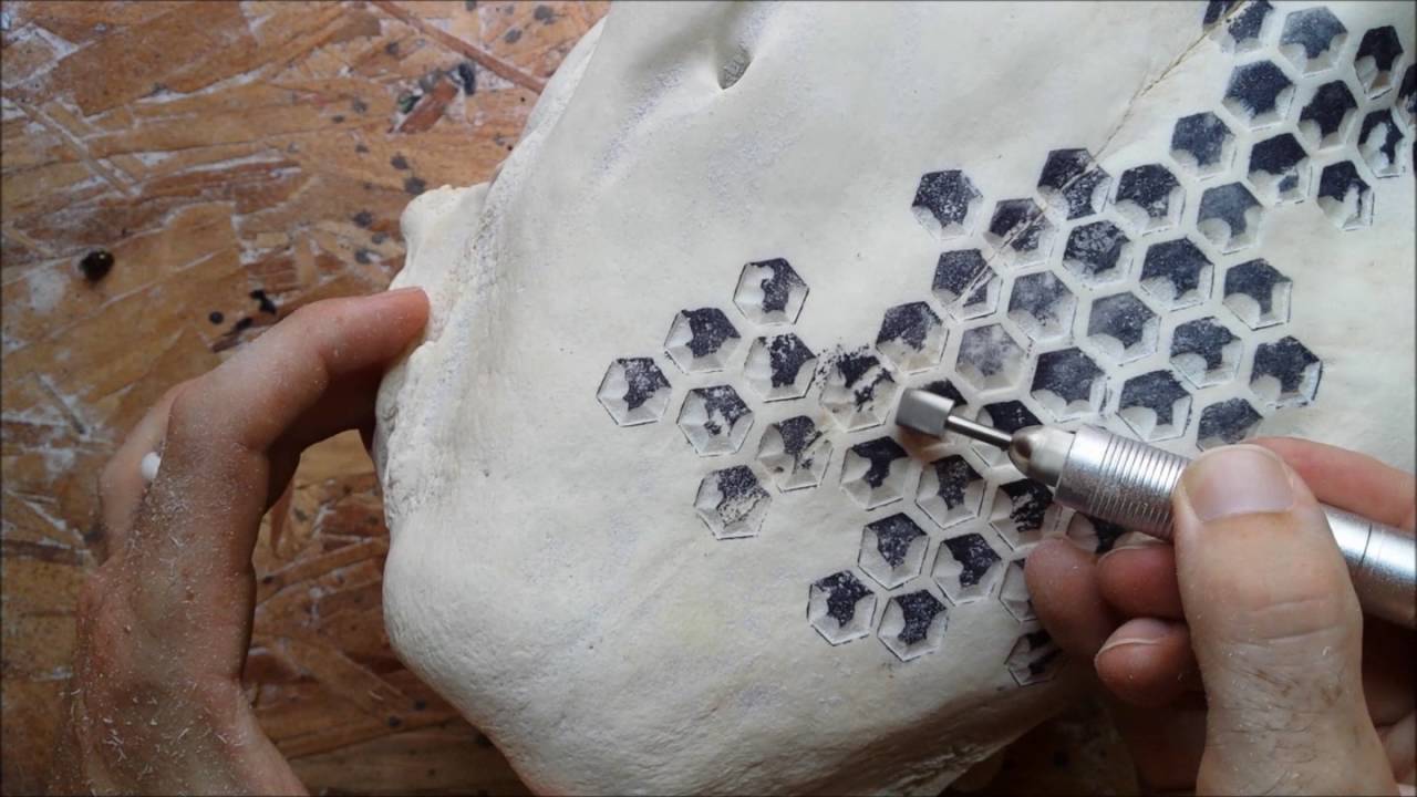 1280x720 Honeycomb Cow Skull Carvingpainting - Painting Longhorn Skull