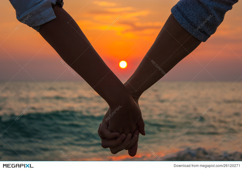 800x563 Couple Holding Hands At Sea Sunset Stock Photo 26120271 - Painting Of Holding Hands