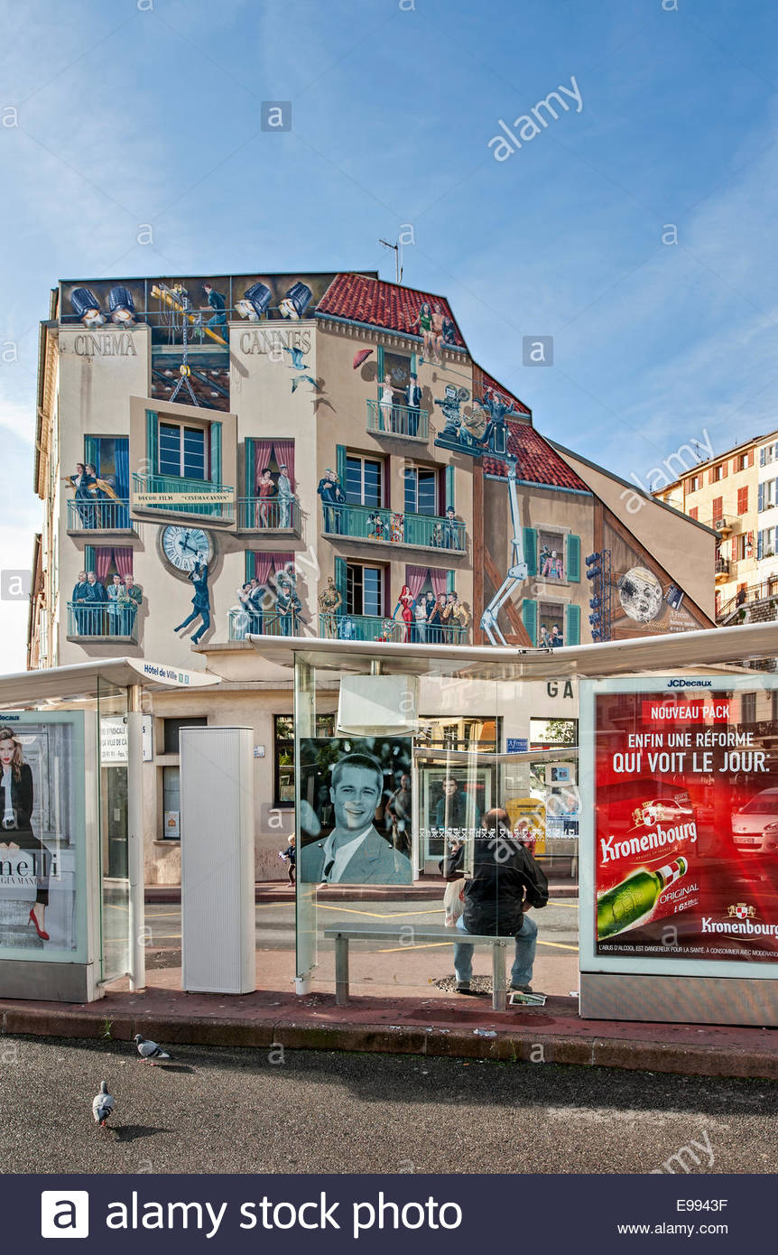 862x1390 Bus Stop And Wall Painting Cannes About Movie Stars - Painting Of Movie Stars