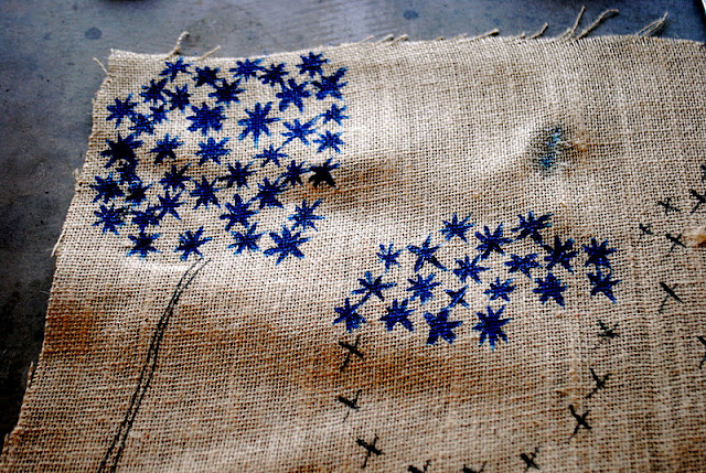 640x429 Painted Burlap Wall Art Diy Project Handmadeology - Painting On Burlap