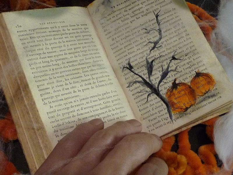 800x600 Painting On Old Book Pages Artclubblog - Painting On Old Painting