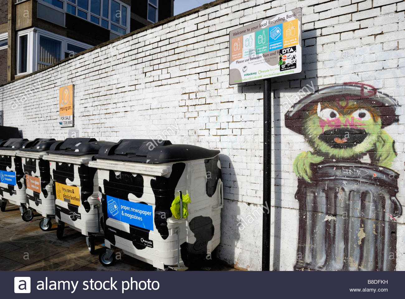 1300x960 Hackney Borough Council Recycling Bins And Mural Painting Of Green - Painting Recycling
