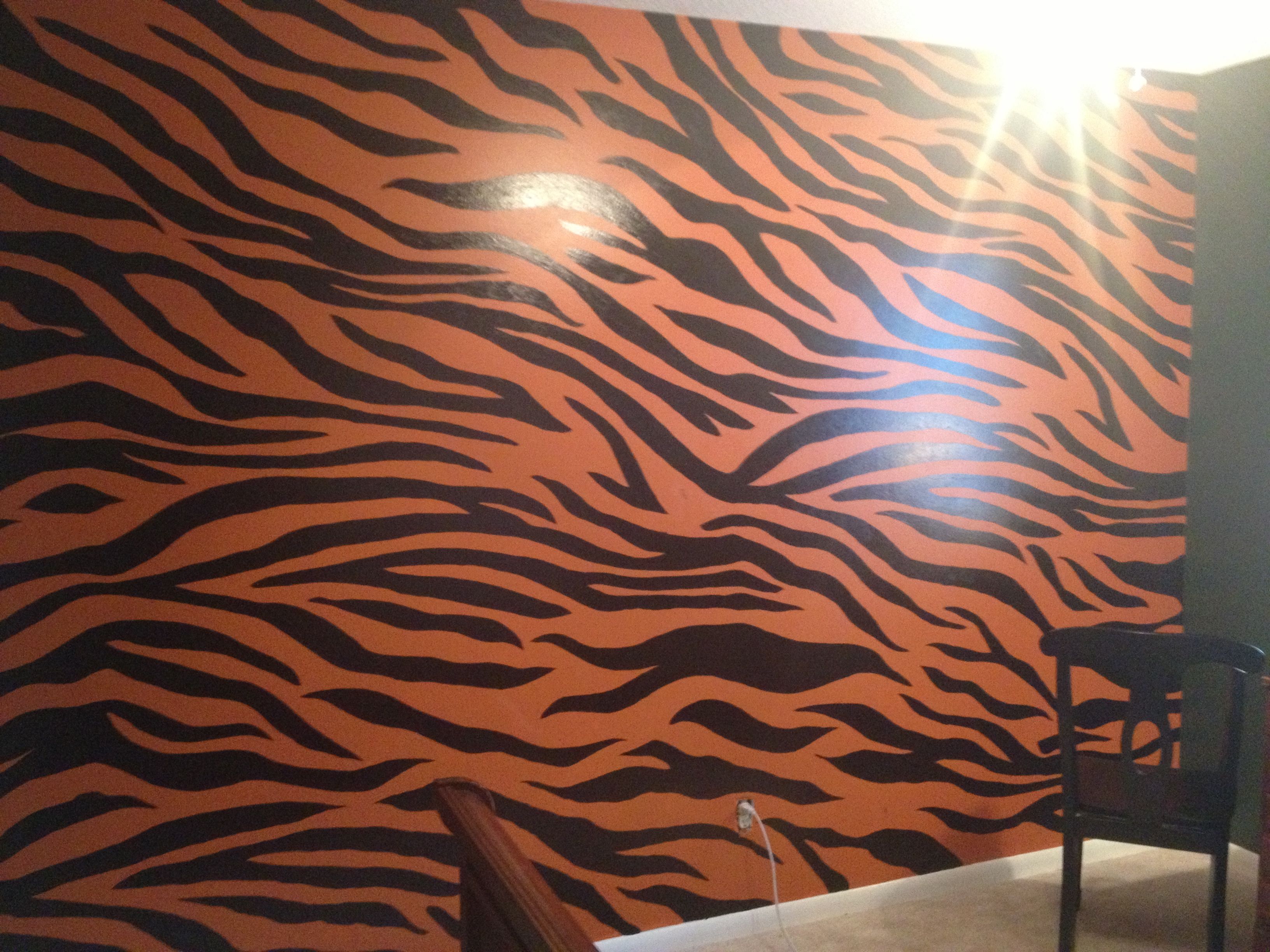 3264x2448 This Is My Sons New Room. We Did Three Walls Jungle Green And 1 - Painting Tiger Stripes