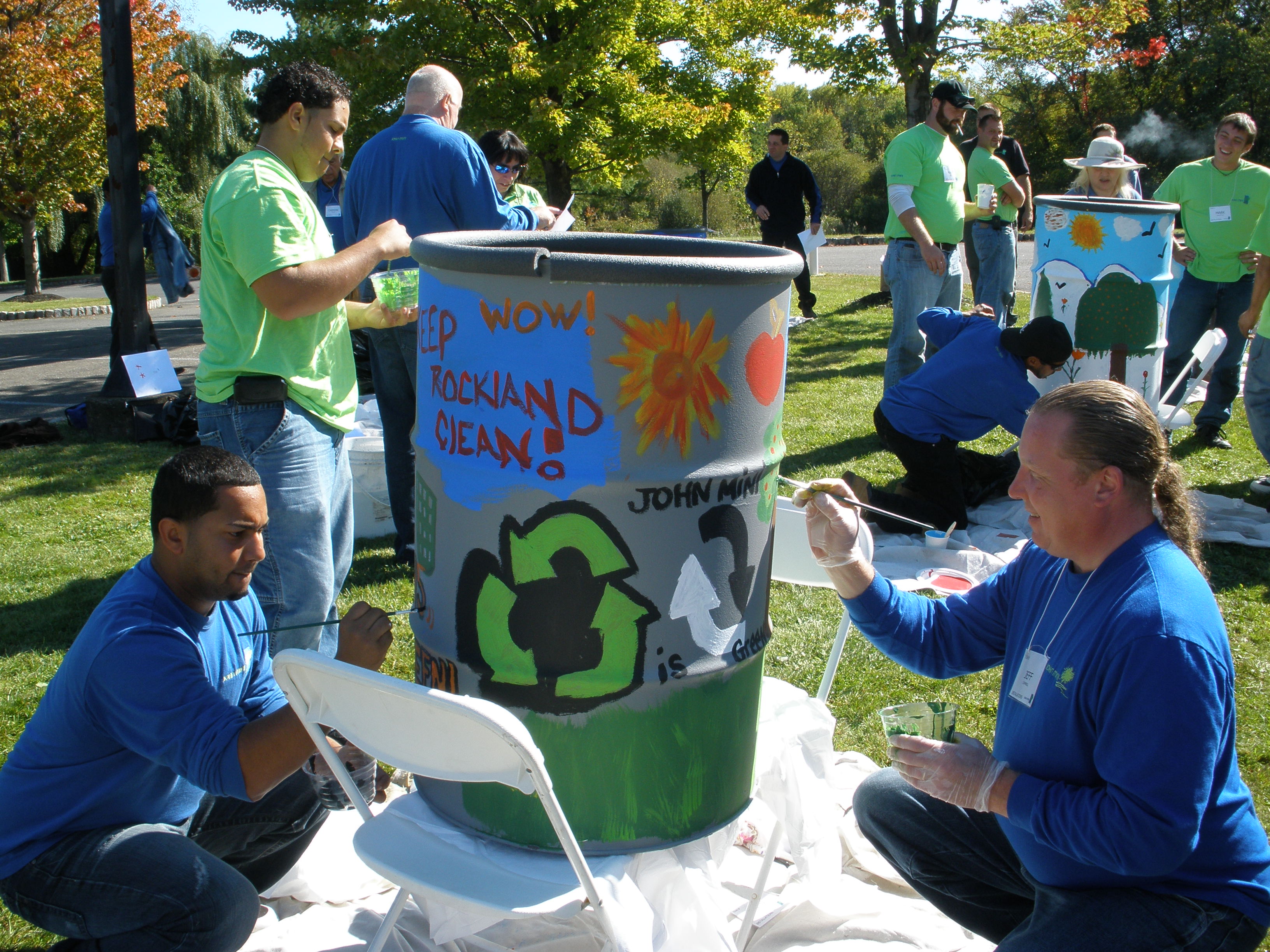 3264x2448 Trash Can Painting Bonanza In Congers! - Painting Trash Cans