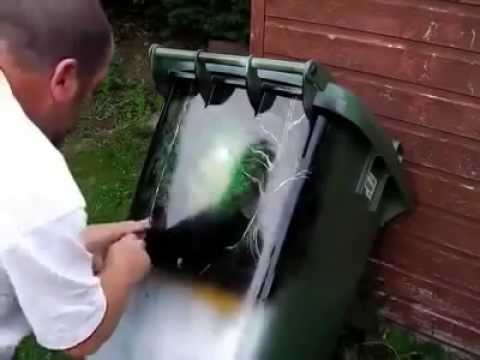 480x360 Amazing Spray Painting - Painting Trash Cans