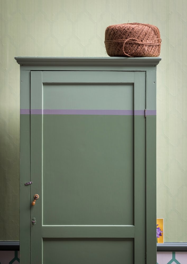 707x1000 How To Paint A Wardrobe - Painting Wardrobes