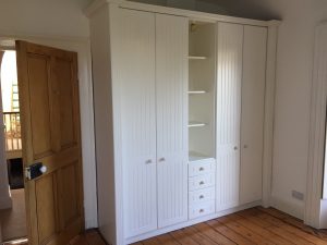 300x225 How To Paint Laminated Surfaces Painting Laminated Wardrobes - Painting Wardrobes