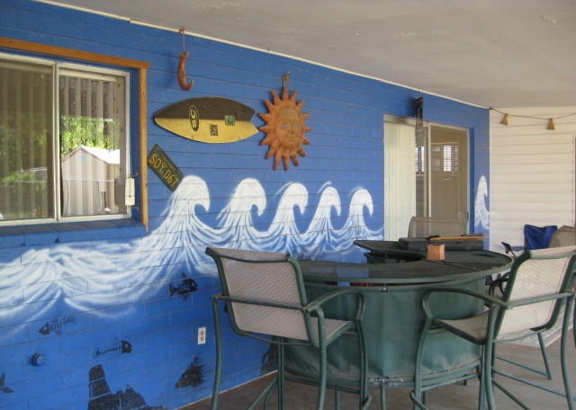 640x456 Ugly House Photos Page 415 Phoenix Area Homes With Clutter - Painting Waves On Wall