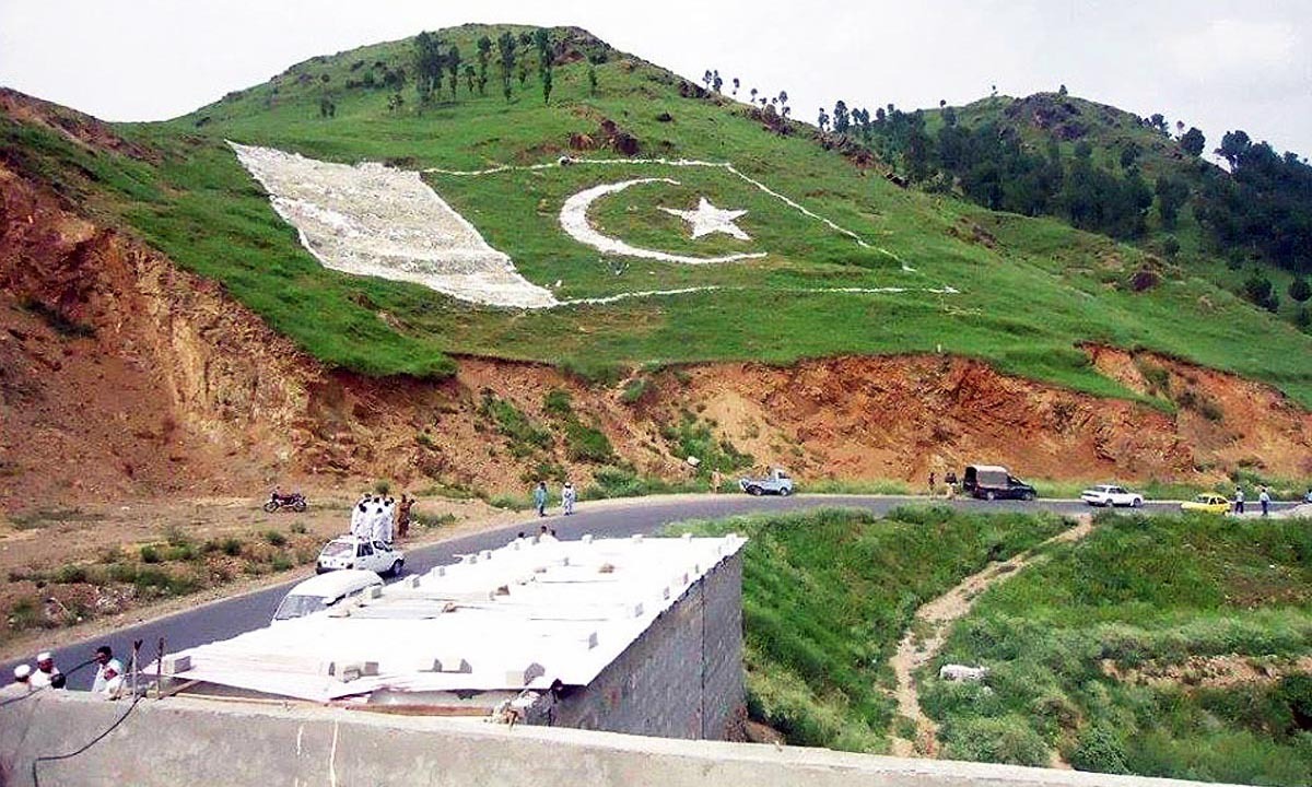 1200x720 Independence Day Celebrations In Full Swing - Pakistan Flag Painting