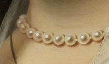 349x205 Details Of Vermeer's Painting Technique - Pearl Necklace Painting