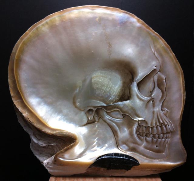 640x597 Beautiful Carved And Painted Skull Art In Mother Of Pearl - Pearl Painting