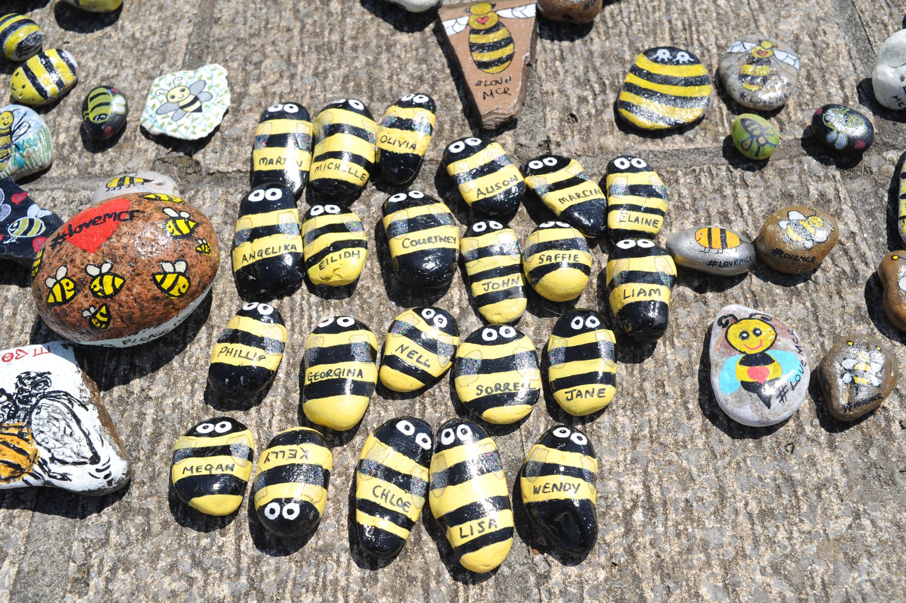 1844x1227 Manchester Attack Pebble Art Gallery Of Pictures - Pebble Art Painting