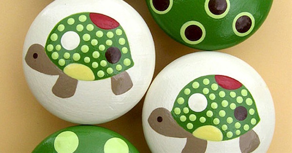 600x315 18 Colorful Amp Artsy Ideas For Painted Pebble And River Stone - Pebble Painting