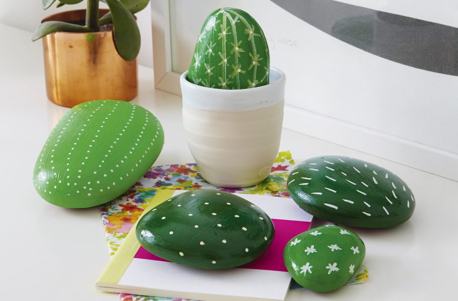 920x605 Painting Pebbles - Pebble Painting