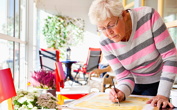 620x387 Painting, Drawing And Sculpting In Old Age May Protect Against - Person Painting