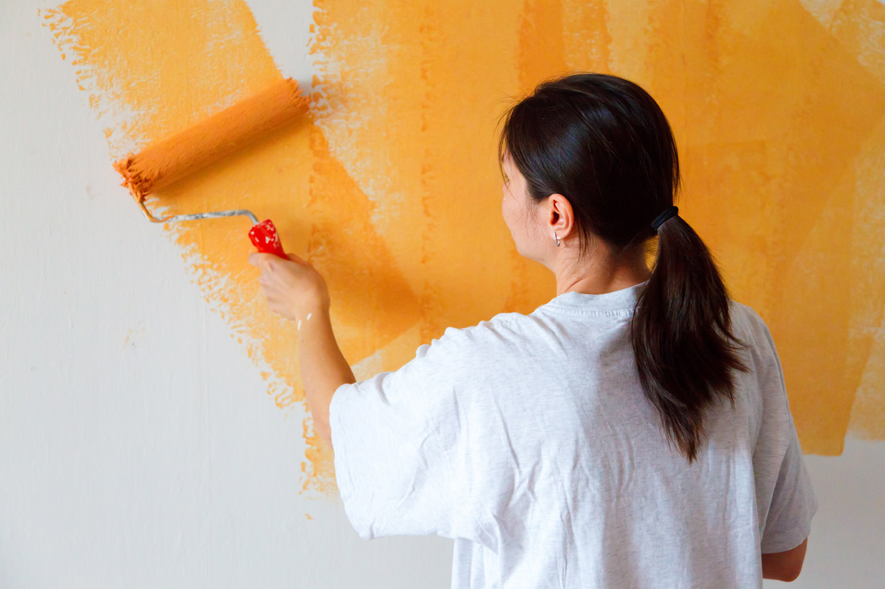 1280x853 Painting Wall Free Stock Photo - Person Painting