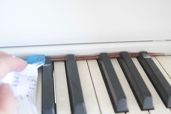 650x433 How To Paint Your Piano The Easy Way - Piano Keys Painting