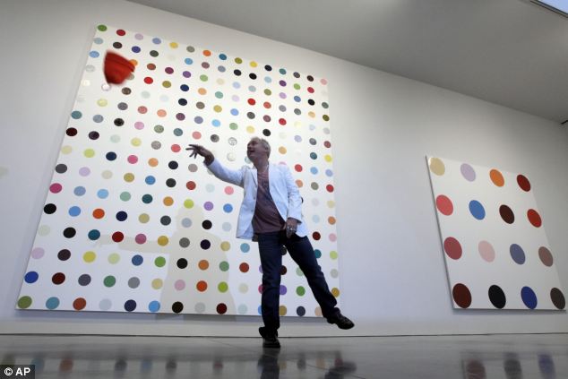 634x423 Damien Hirst Painted Only Five Of The 300 - Pill Painting