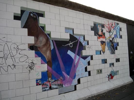 550x412 Pink Floyd - Pink Floyd The Wall Painting