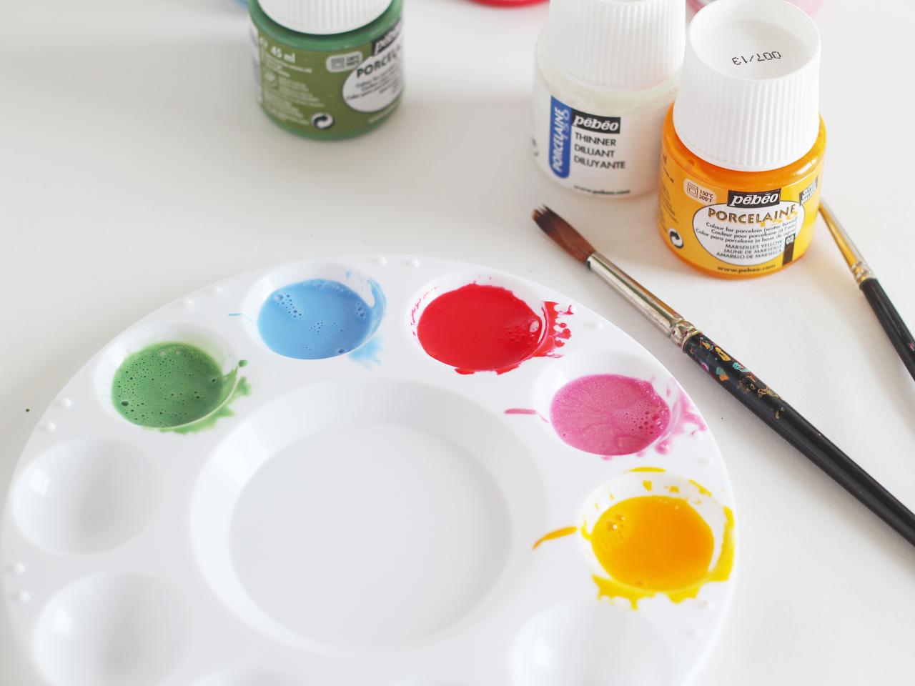 1280x960 How To Paint On Plates Hgtv - Plate Painting