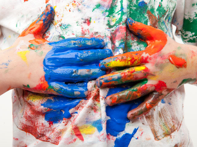 648x486 9 Ways To Let Your Kids Be Messy But Creative! - Play Doh Painting