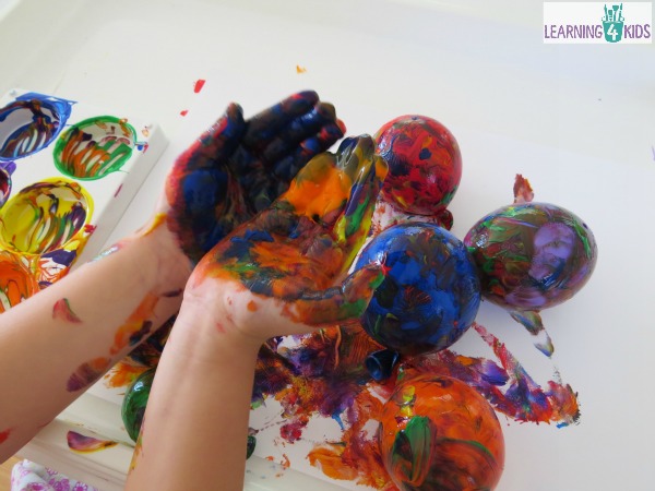 600x450 Painting With Balloons Learning 4 Kids - Play Painting