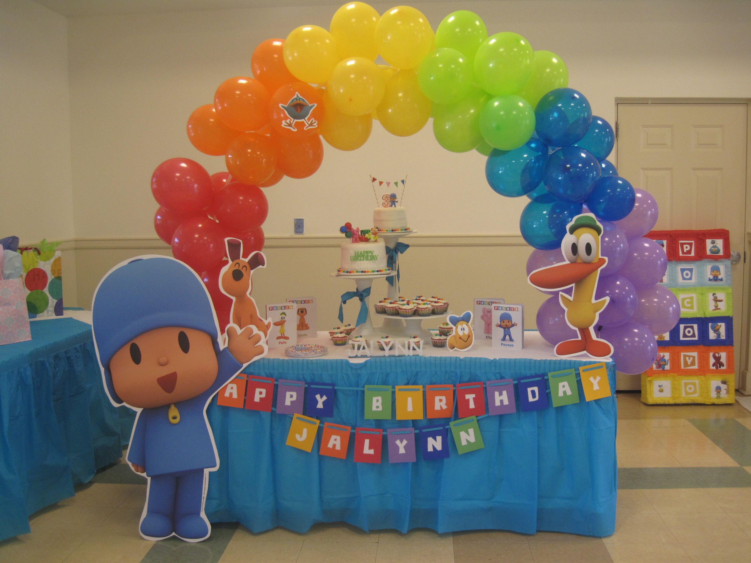 2592x1944 Pocoyo Painting Party Using Primary Colors Pocoyo Cake Table - Pocoyo Painting