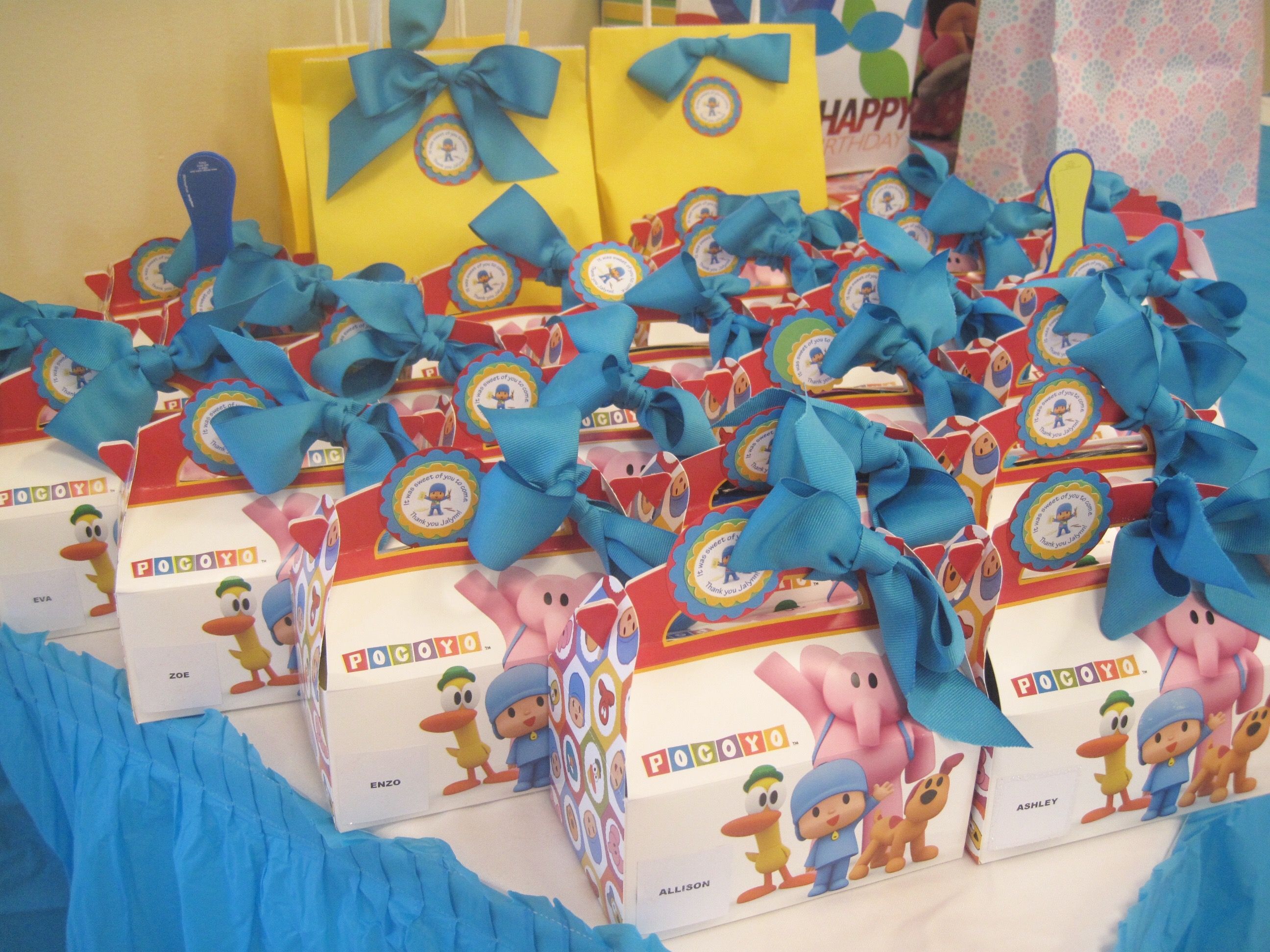 2592x1944 Pocoyo Painting Primary Colors Birthday Party Goody Bags Pocoyo - Pocoyo Painting