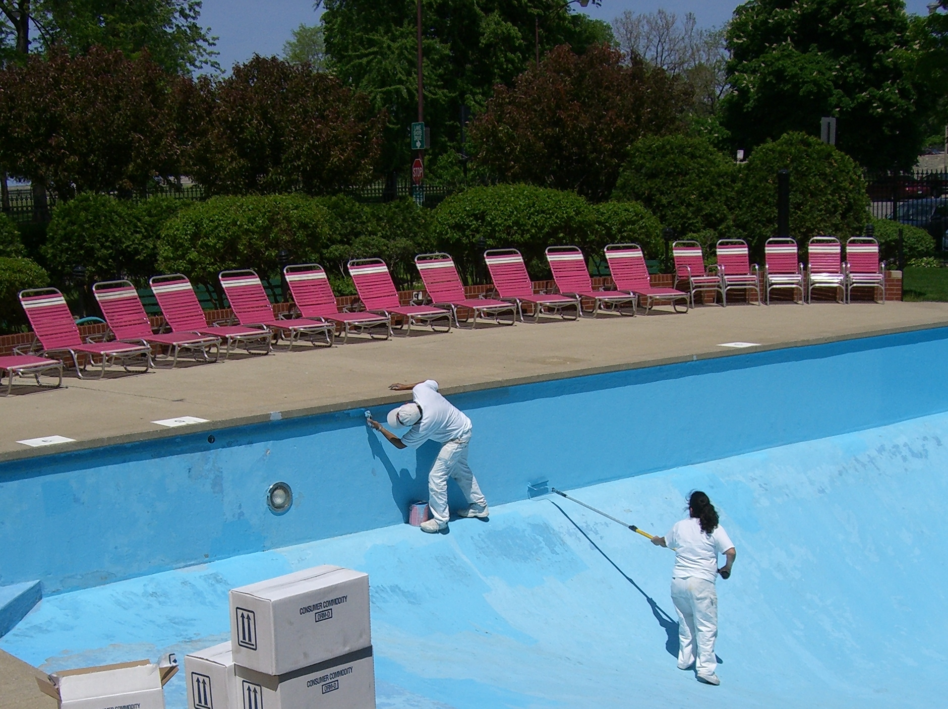 1880x1406 How To Pick Paint For Your Pool In 3 Easy Steps Sunplay - Pool Painting