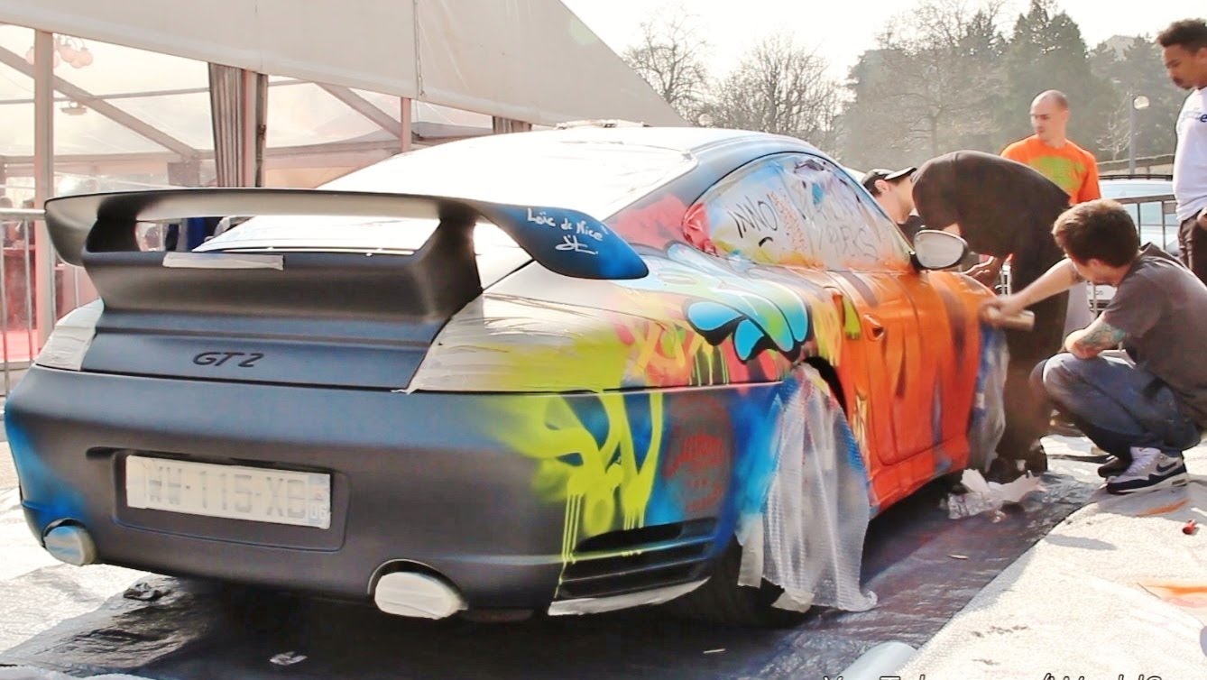 1338x754 Painting On A Porsche Gt2 - Porsche Painting